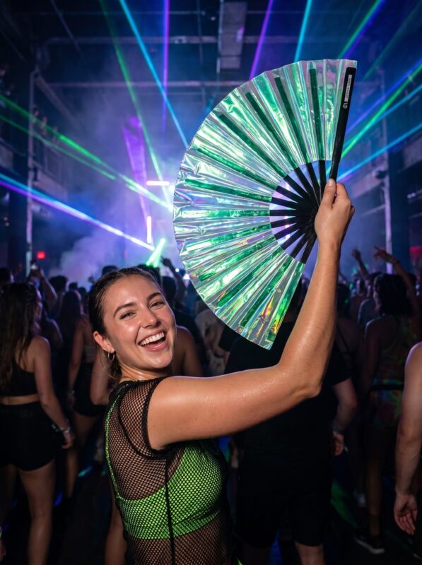 Festival Fan – holograficzny zielony, opalizujące akcesorium na Rave
