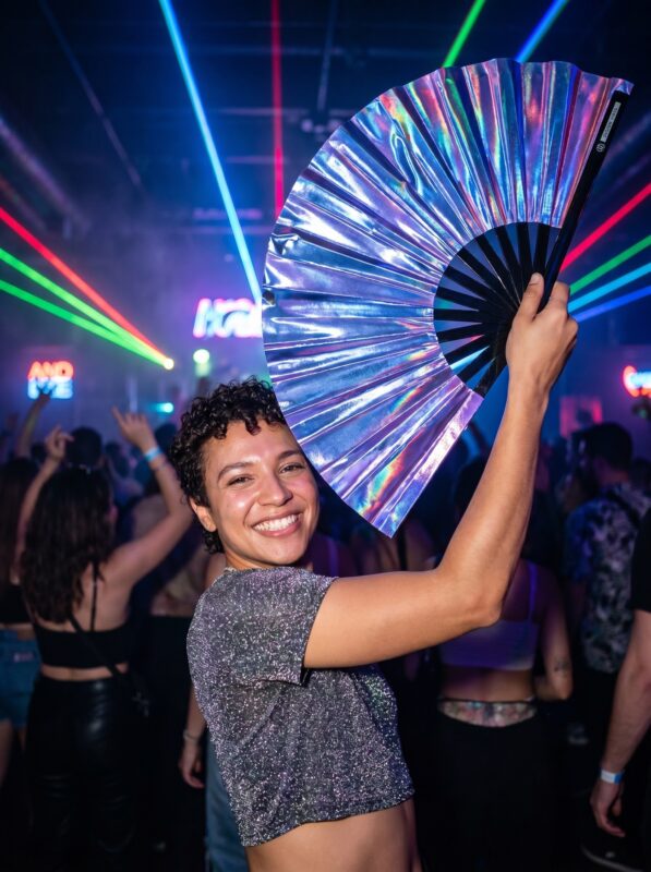 Festival Fan – holograficzny, niebiesko-fioletowy metaliczny, akcesorium na Rave