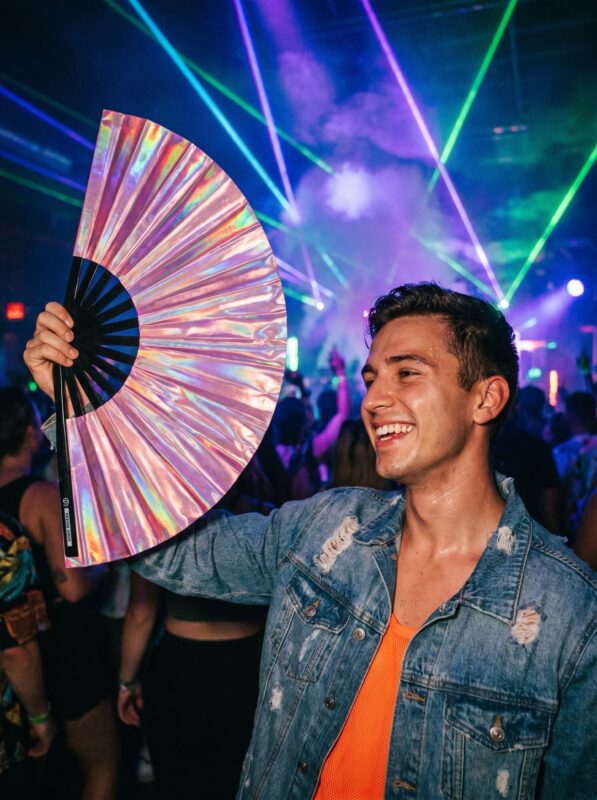 Festival Fan – holograficzny różowy, opalizujące akcesorium w stylu Pride